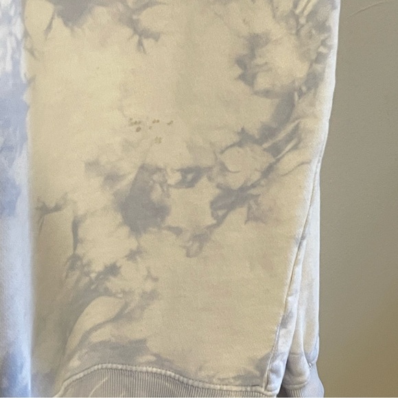 Smiley x H&M Light Blue Tie-Dye Sweatshirt with Smiley Faces – Size Large GUC - Picture 15 of 16